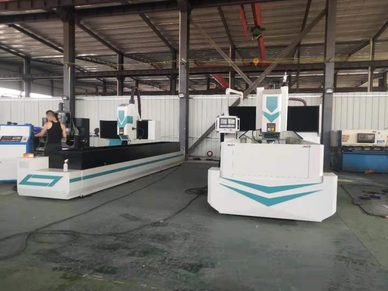 懸臂式500*3800型材(cái)數控鑽銑床 懸臂式500*3800型材數控鑽銑床